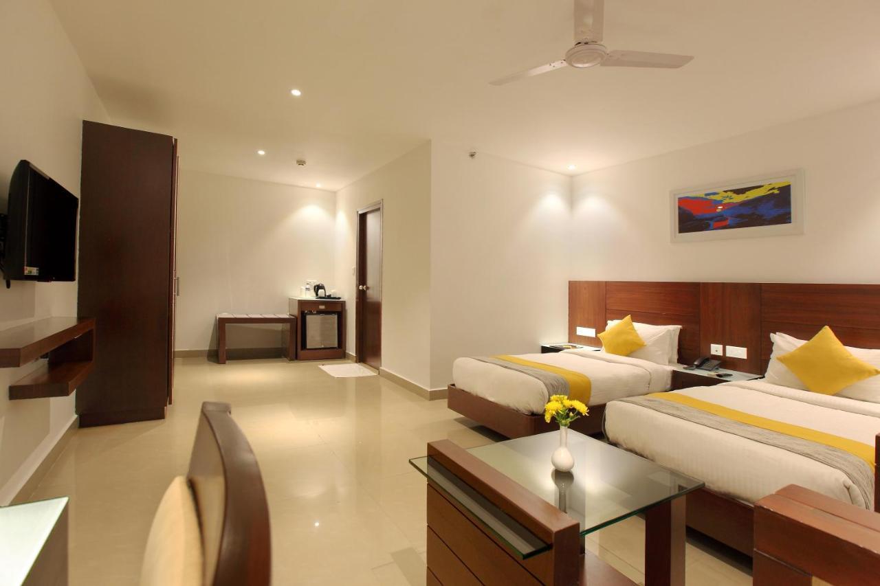 Hotel Park Residency Kuttiyadi Kuttyadi Exterior foto
