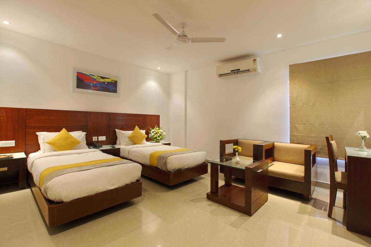 Hotel Park Residency Kuttiyadi Kuttyadi Exterior foto